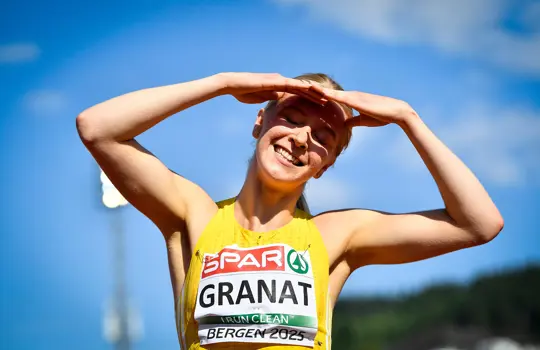 Moa Granat 5047