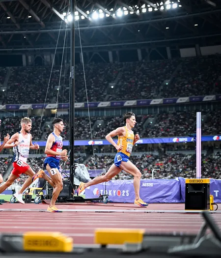 M 10000M 7420