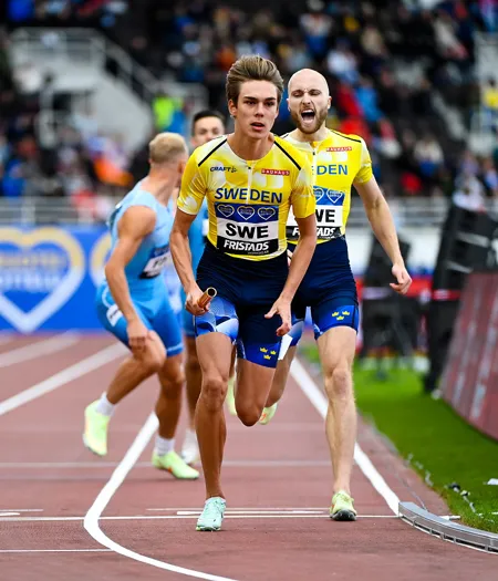 4 X 400 M Män 6768