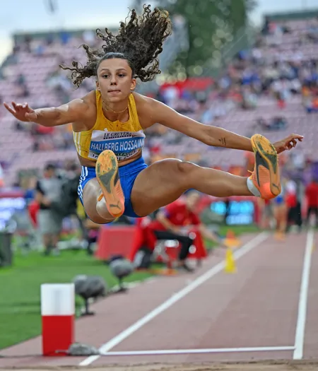 Ayla Hallberg Hossain F 3,2 8812