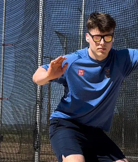 Leo Zikovic23