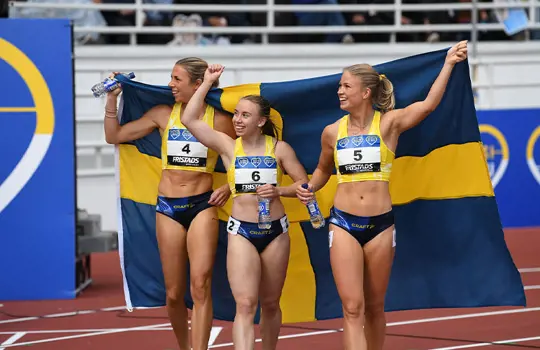 Damernas lag på 200 meter.