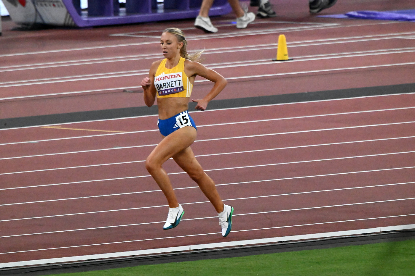 Mia BARNETT F 18,0 0233