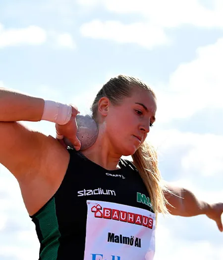 18.37 mätte Fanny Roos längsta stöt för onsdagskvällen.