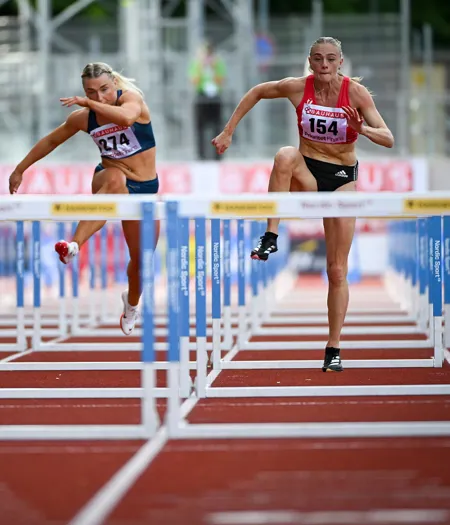 Kvinnor 100 M Häck Final 0834