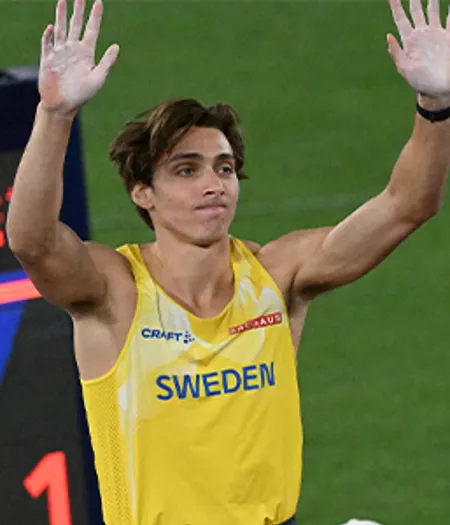 Armand Duplantis (37)