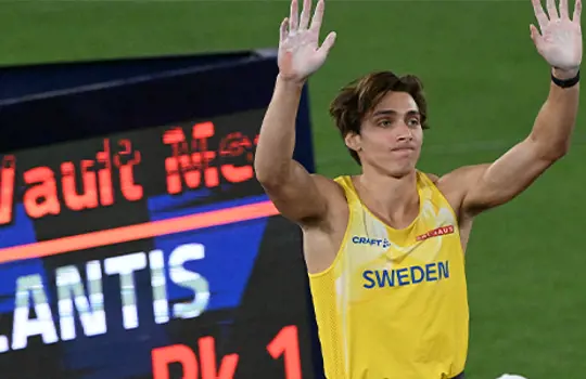 Armand Duplantis (37)