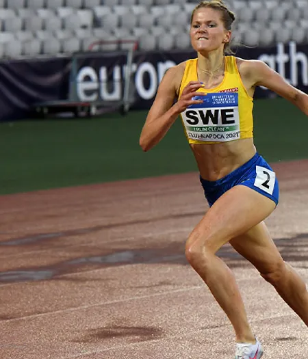Linn Söderholm på 3000 meter hinder under Finnkampen 2022.