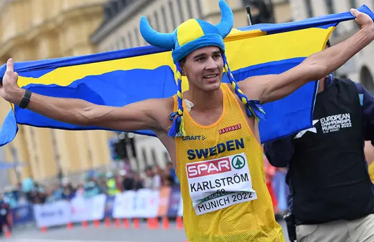 Perseus Karlström tog en silvermedalj på 20 kilometer gång, mot alla odds.x