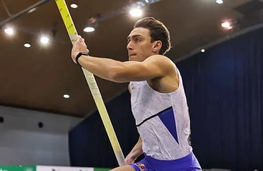 Armand Duplantis (18)