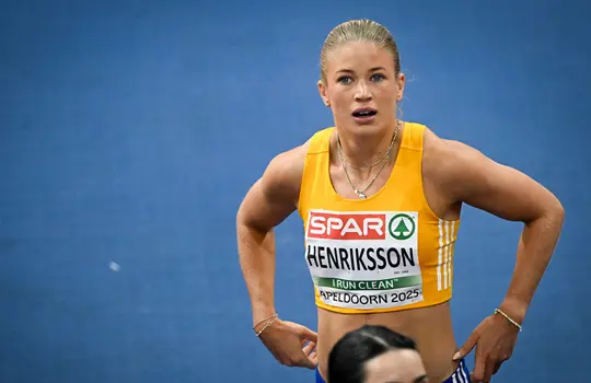 Julia Kval Nyhet Story Gul