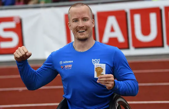 Niklas Almers23
