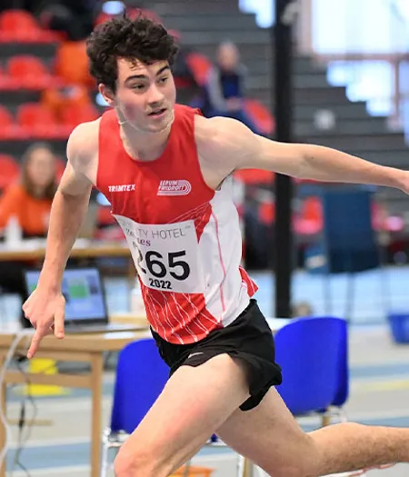 Theodor Johner segrade på 110 meter häck under JSM-USM17.