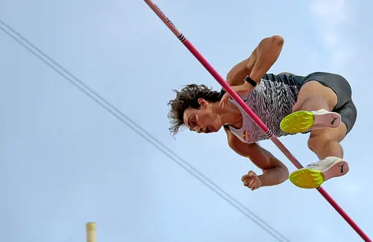 Armand Duplantis (12)
