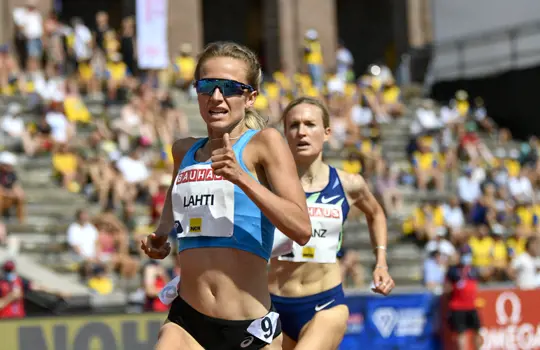 Sarah Lahti (2)
