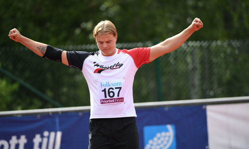 Jakob Samuelsson gör en segergest