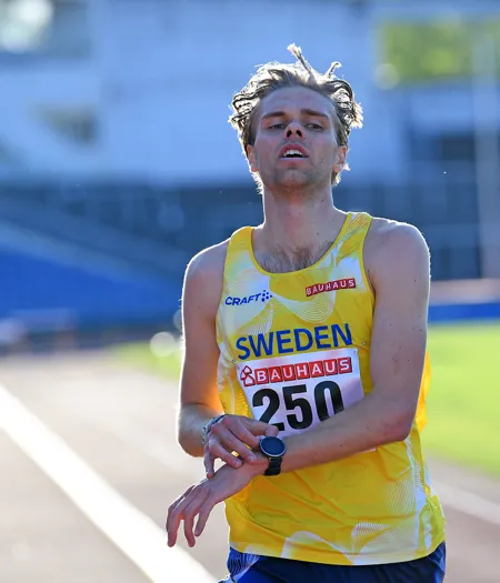 M 3000M Hinder 9DS 0121