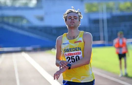 M 3000M Hinder 9DS 0121