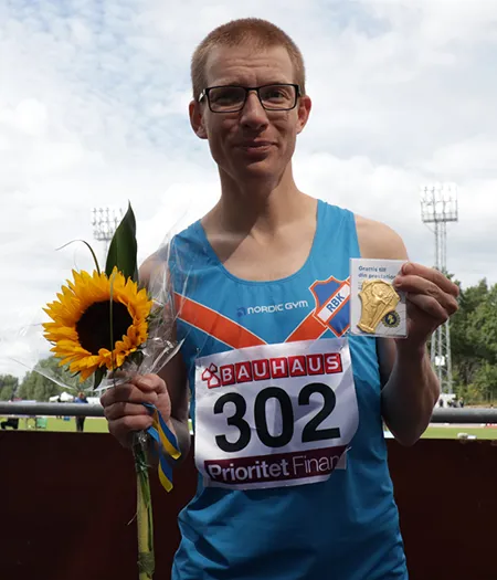 Martin Jansson med SM-guldet på 800m.