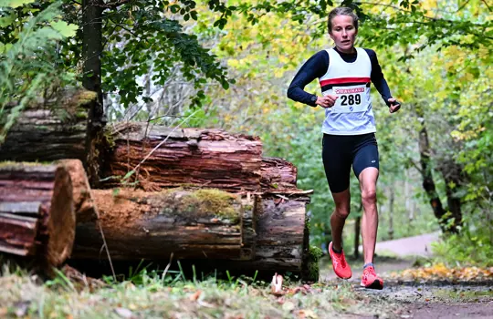 Sarah Lahti på väg mot guld i Terräng-SM